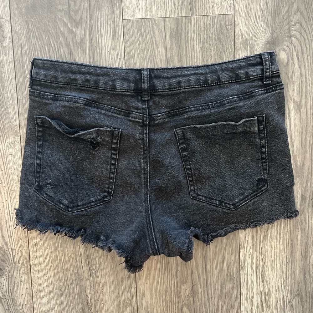 Indigo Rein Womens Juniors High Waisted Denim Jean Shorts Distressed Black 13/30 - Picture 2 of 8